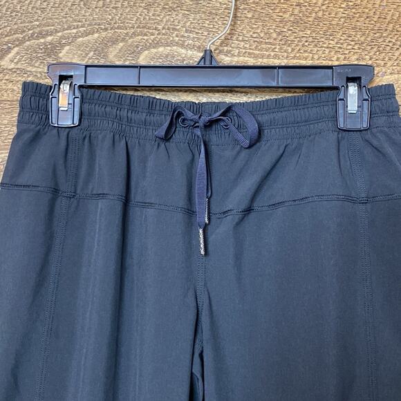Lululemon Studio Cropped Capris Pants Black Elastic Waist Stretch Size 6 - Picture 3 of 7